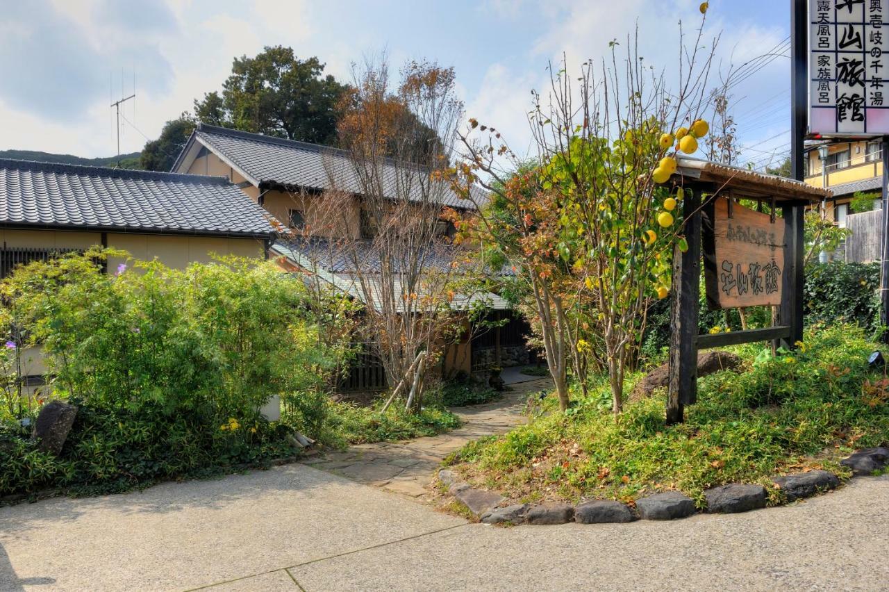 Hirayama Ryokan Ики Экстерьер фото